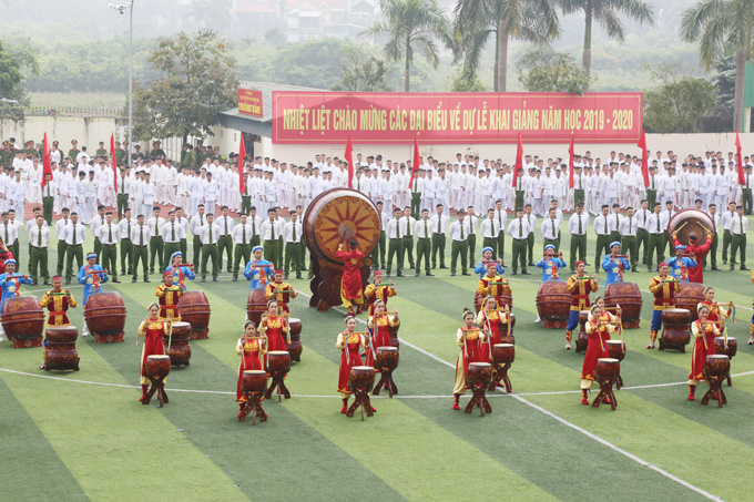 The drum performance to welcome new school year implemented by PPA and Vietnam National Theater